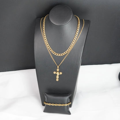 Collar Sagrado Corazón de Jesús  con baño en oro de 18K +( Regalo cadena + pulsera ) 3x1